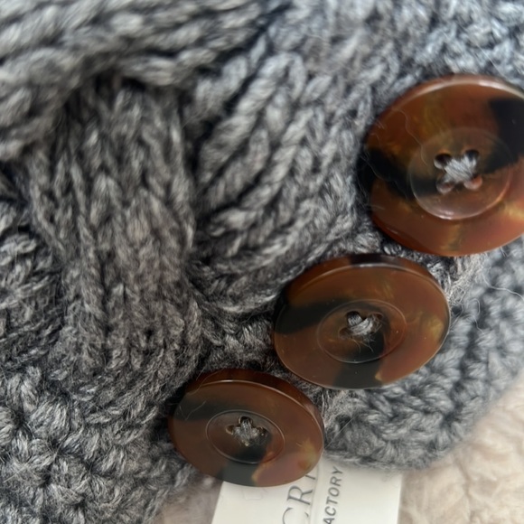 J. Crew wool blend grey cable knit winter hat, bibbed button detail, NWT - Picture 15 of 16